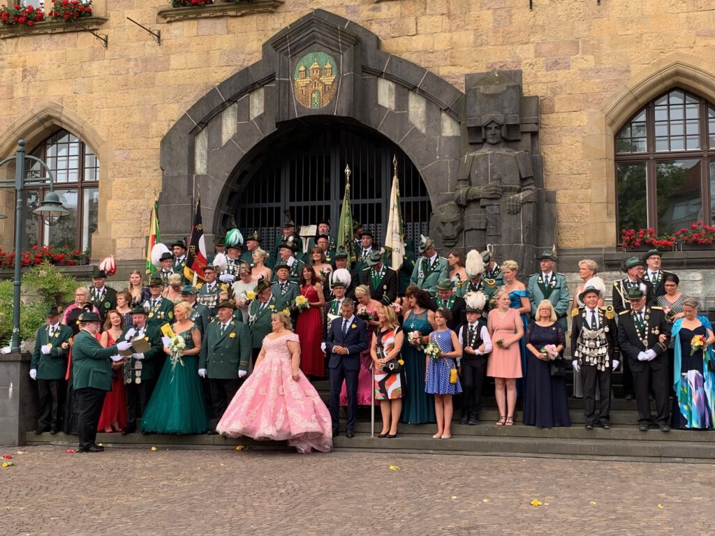 Parade am Rathaus